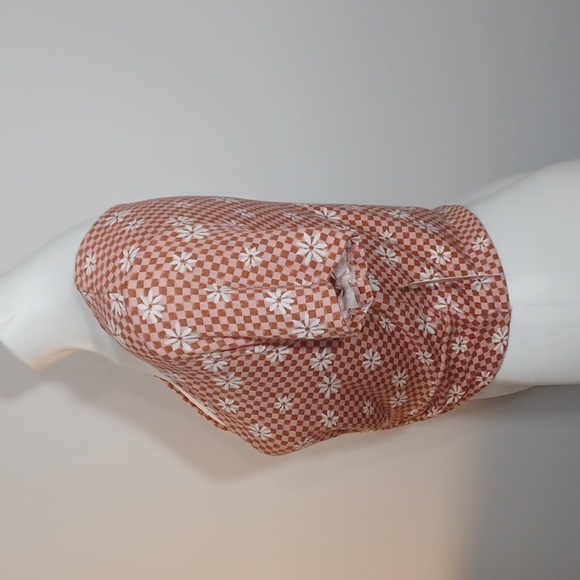 Plaid crop top. Short sleeve tee plunging v-neck, twist front. Balletcore. Large - Picture 4 of 12